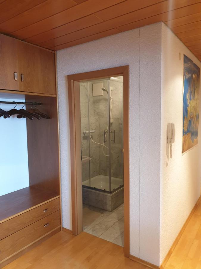 Wohnung Fuer 4 Personen, 2 Schlafzimmer, 2 Parkplaetze, Wlan Konstanz Bagian luar foto