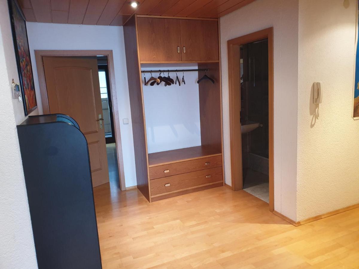 Wohnung Fuer 4 Personen, 2 Schlafzimmer, 2 Parkplaetze, Wlan Konstanz Bagian luar foto
