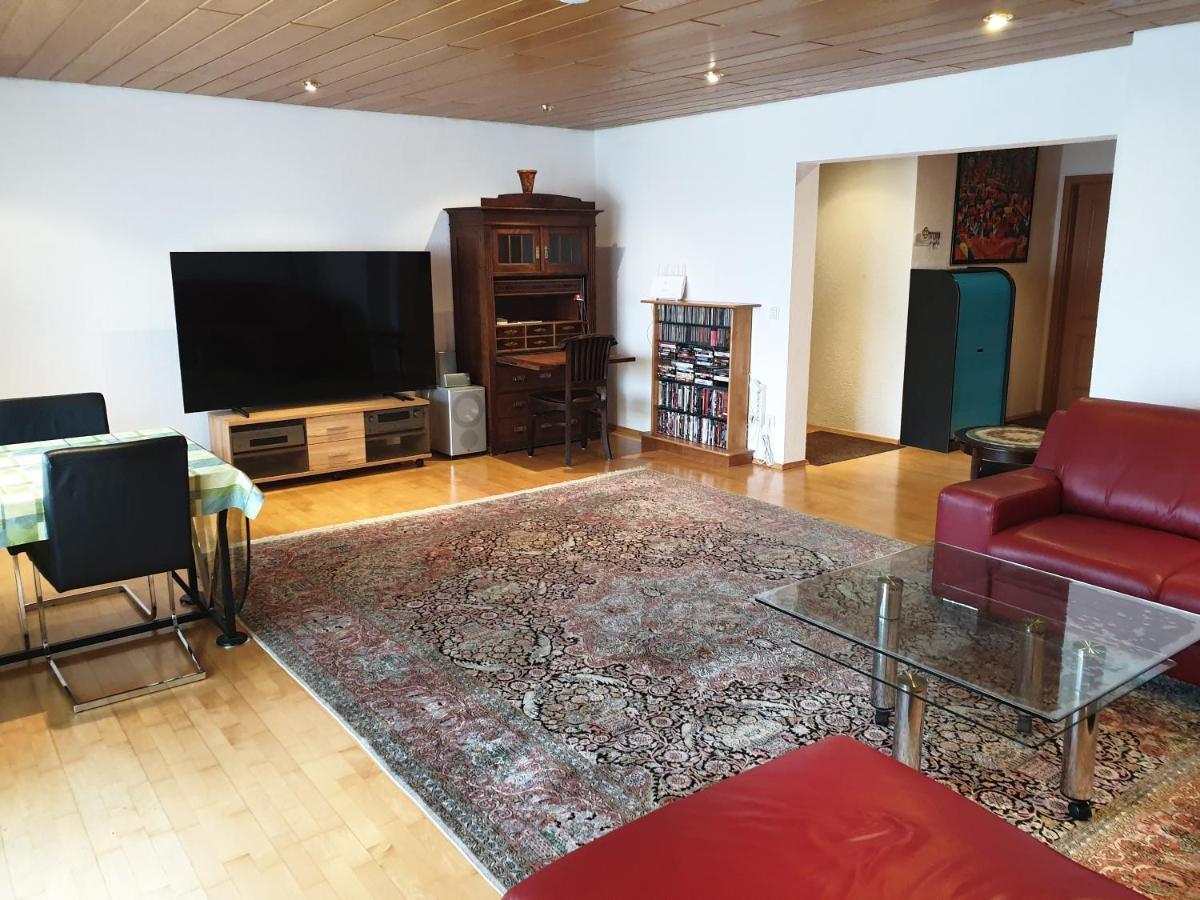 Wohnung Fuer 4 Personen, 2 Schlafzimmer, 2 Parkplaetze, Wlan Konstanz Bagian luar foto